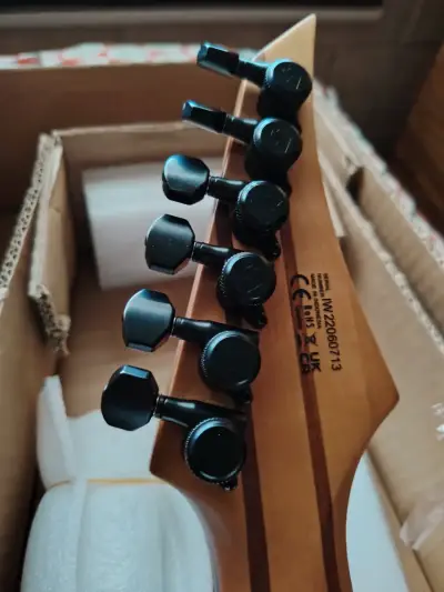 Guitarra prácticamente nueva solar s 1.6 HLB - miniatura 6
