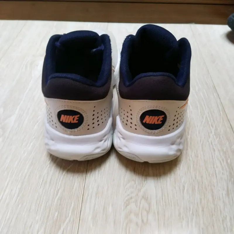 Zapatillas deportivas blancas y azules - 3