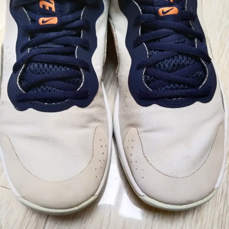 Zapatillas deportivas blancas y azules - 5