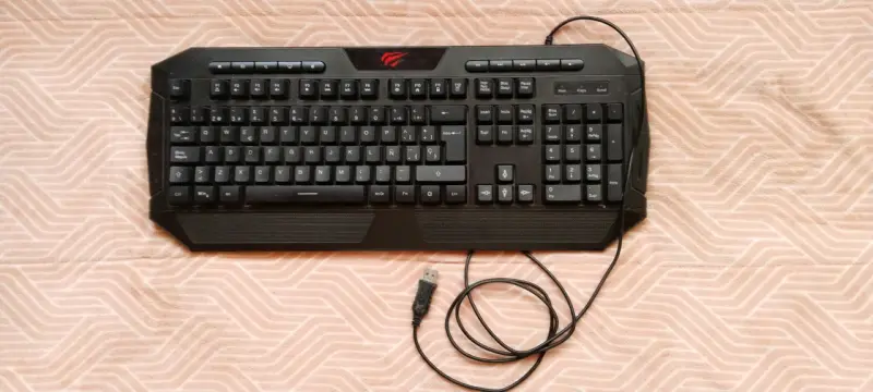 Teclado gamer negro USB - 1