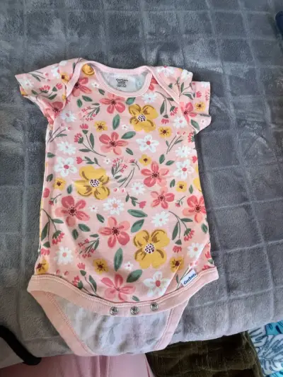 Body bebé floral rosado - miniatura 1