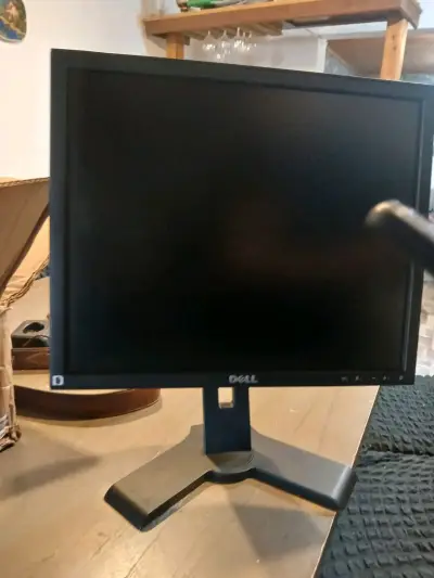 Monitor Dell de 19 pulgadas - miniatura 1