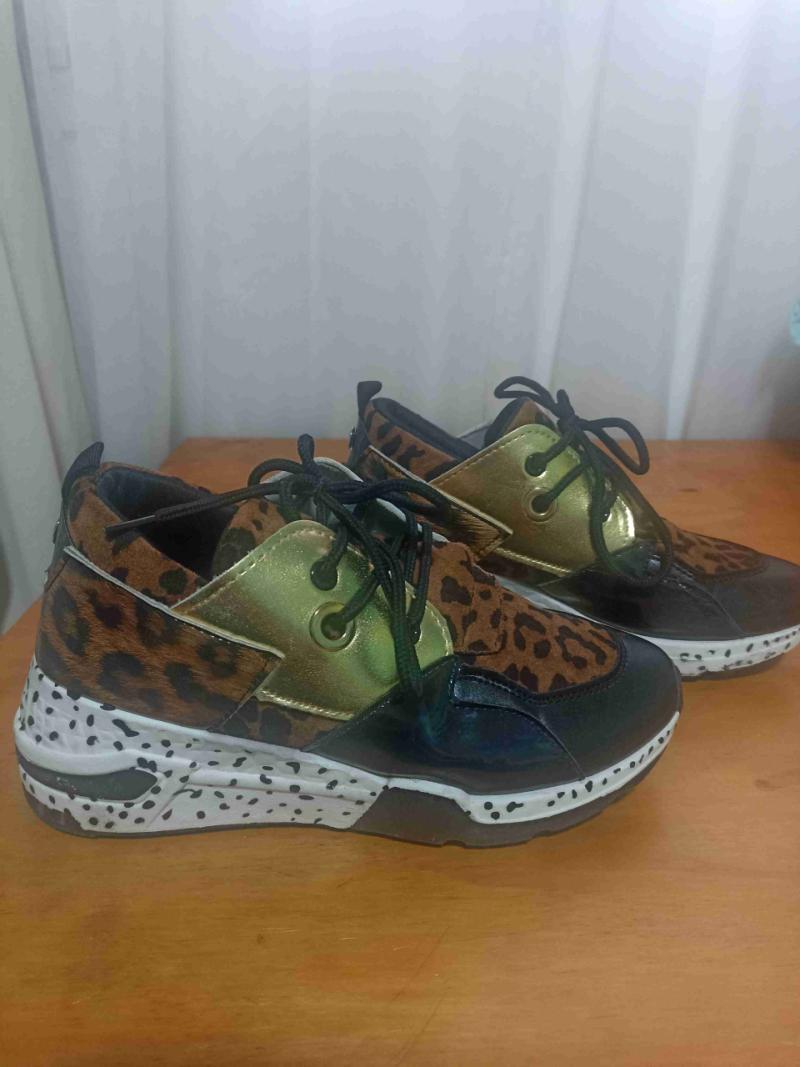 Zapatillas animal print y dorado - 2