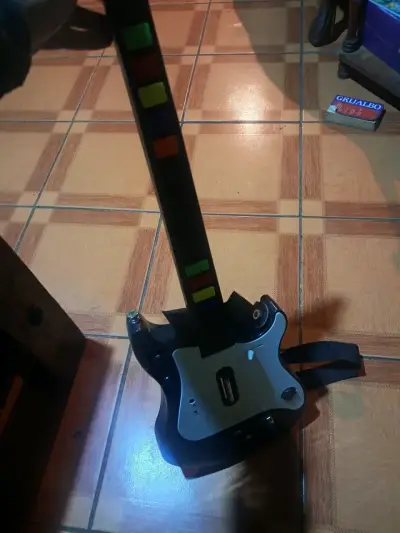 2x1 Guitarra para ps2 y wii con detalles - miniatura 2