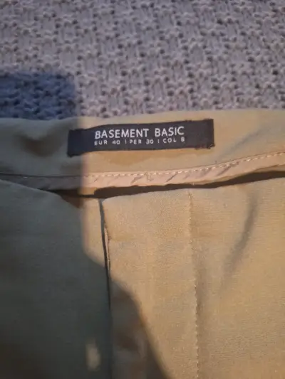 Pantalones de tela verdes con cierres - miniatura 2