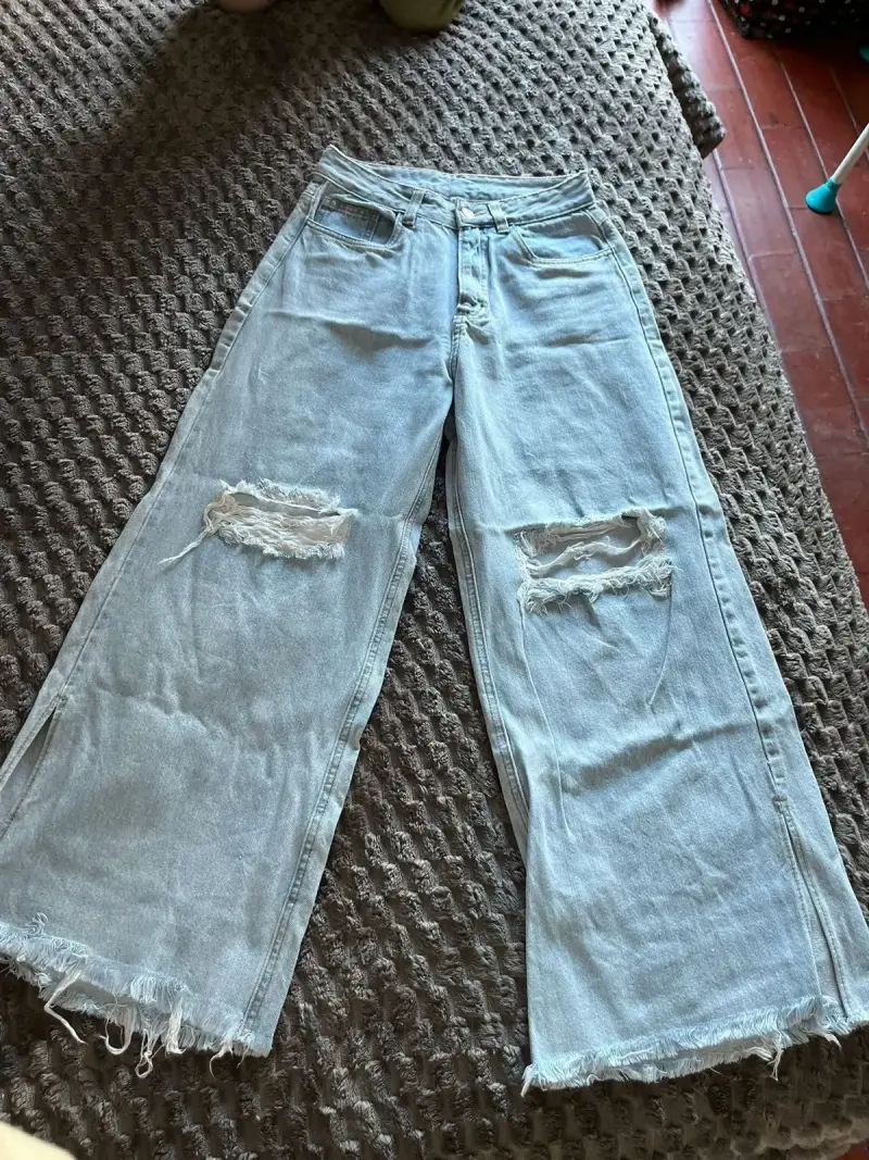 Jeans rasgados celestes - 1