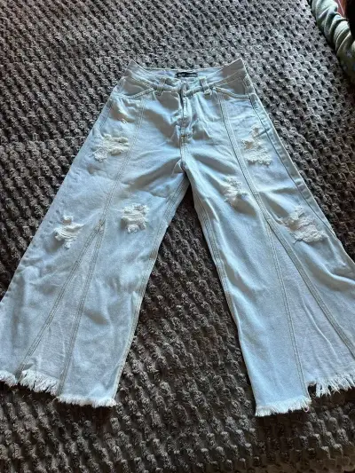 Jeans rasgados celestes - miniatura 2