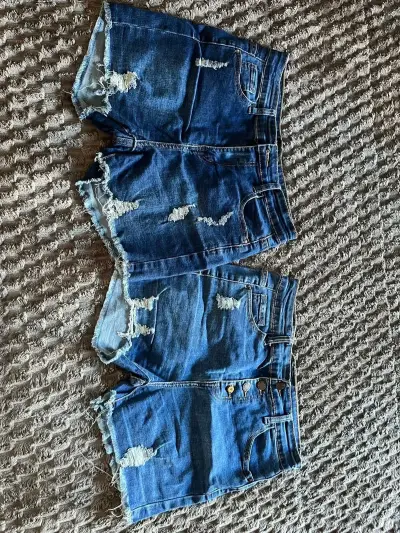 Jeans rasgados celestes - miniatura 4