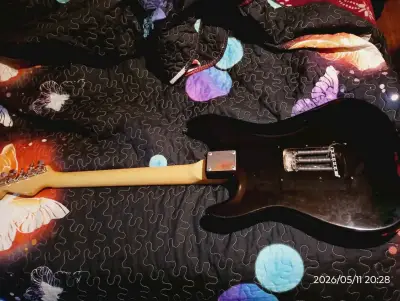 Guitarra eléctrica - miniatura 4