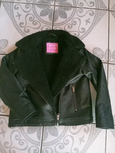 Chaqueta de cuero sintético negro - miniatura 5