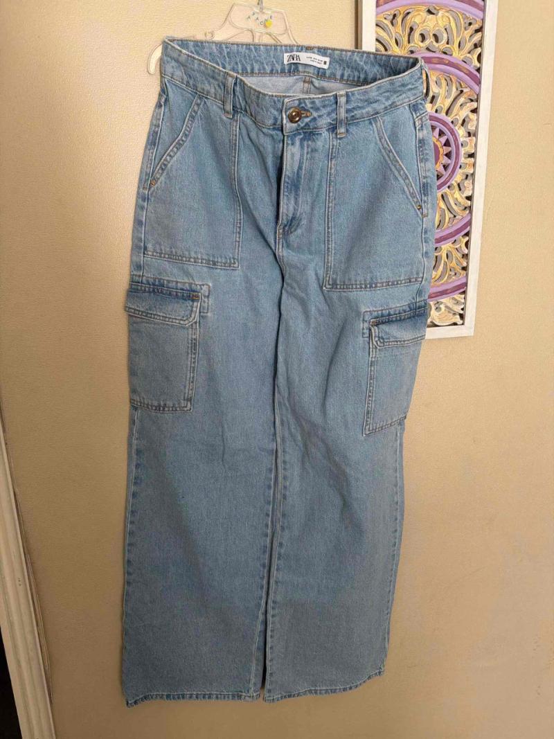 Pantalón mezclilla Zara tipo cargo - 1
