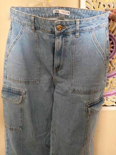 Pantalón mezclilla Zara tipo cargo - miniatura 3