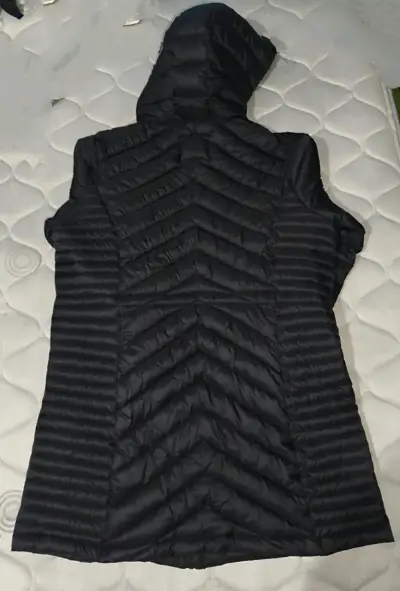 Chaqueta acolchada negra nueva - miniatura 3
