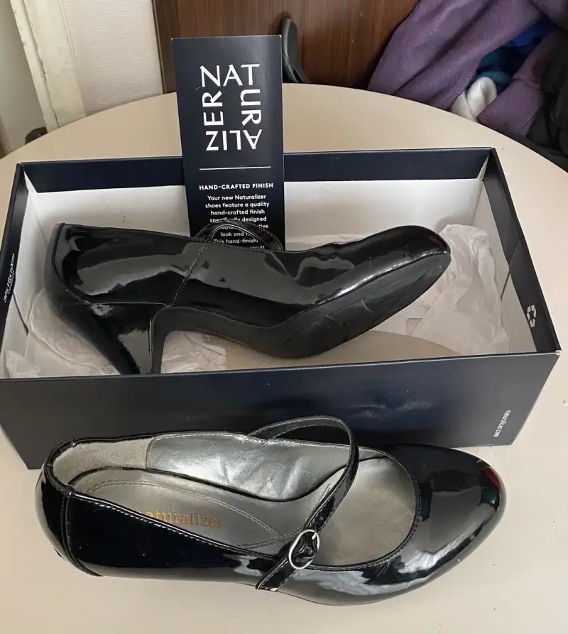 Zapato de tacón negro charol - 5