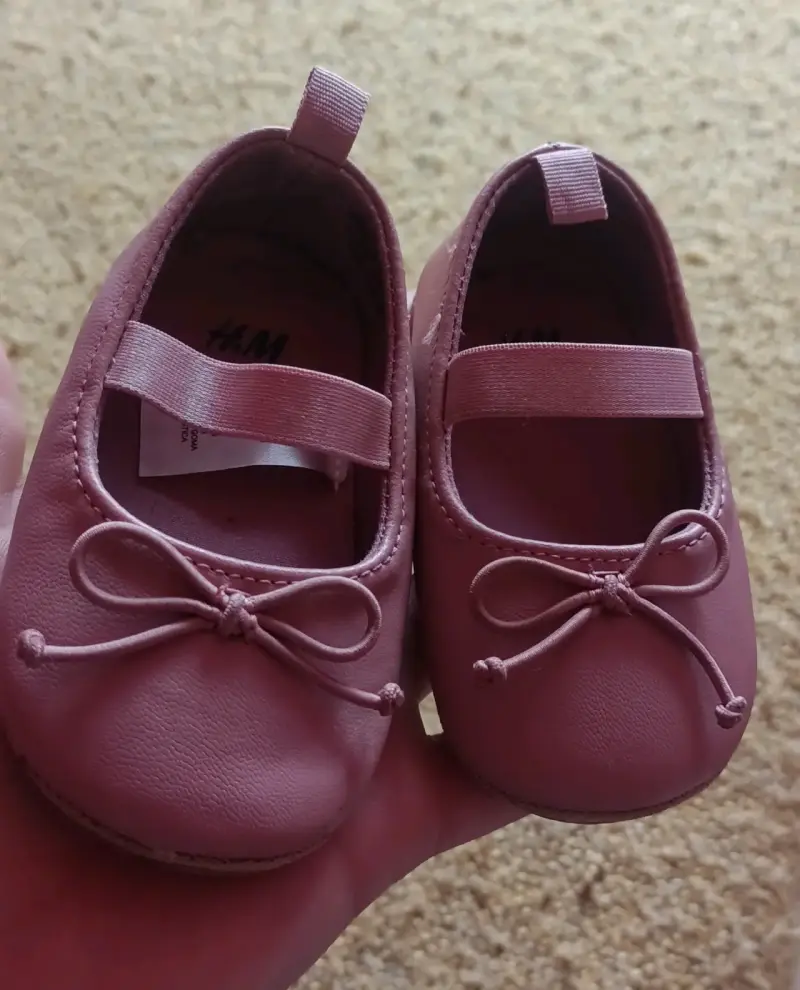 Zapatos rosados para bebé - 1