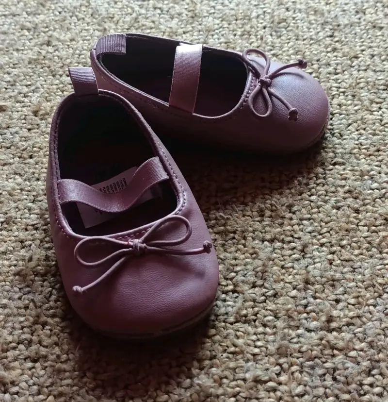 Zapatos rosados para bebé - 2