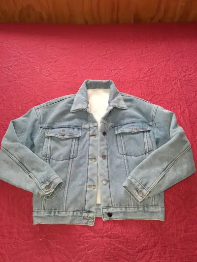 Chaqueta de cuero estilo motero - miniatura 4