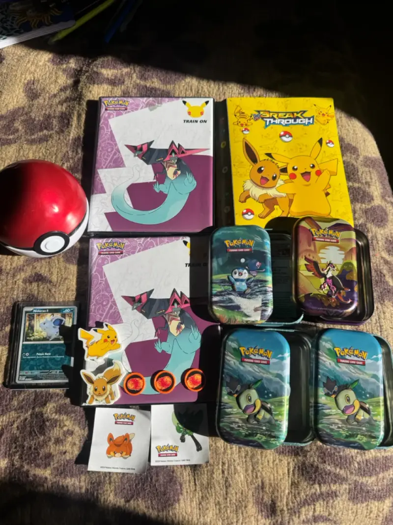 Set de cartas y álbumes Pokémon - 1
