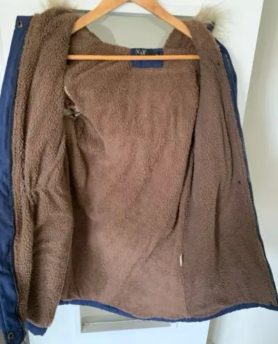 Abrigo azul con capucha marca X&Y - miniatura 3