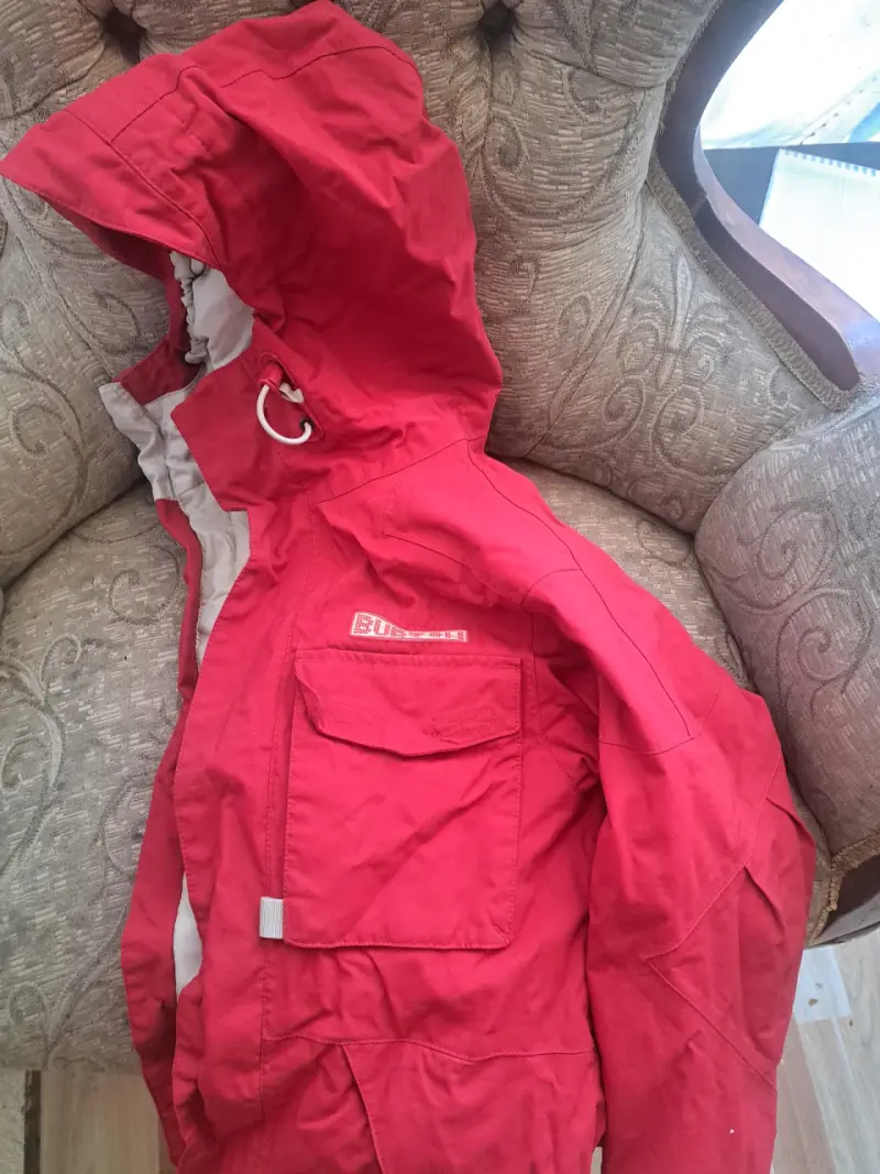 Chaqueta Impermeable Burton roja con capucha 8 - 1