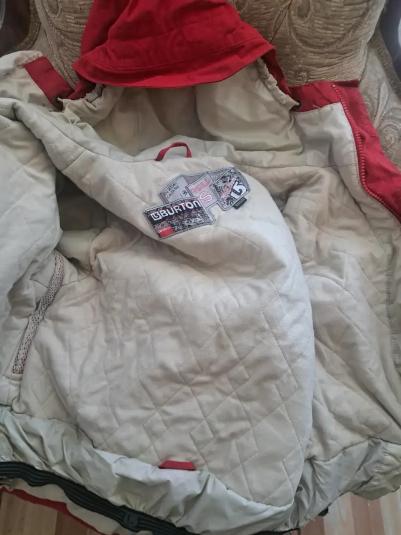 Chaqueta Impermeable Burton roja con capucha 8 - 4