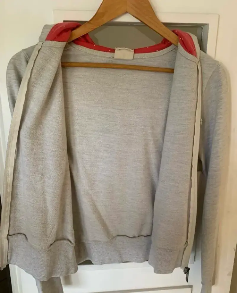 Polerón gris con capucha talla m - 3