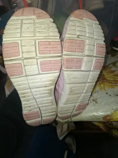 Zapatillas rosadas de niño - miniatura 4