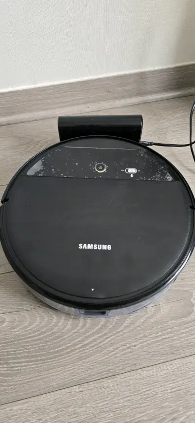 Robot aspiradora Samsung negra - miniatura 1