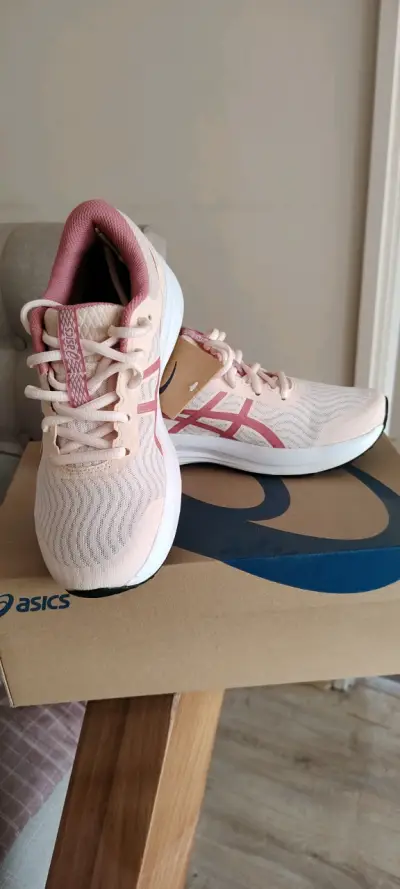 Zapatillas deportivas Asics rosadas Nuevas! - miniatura 1