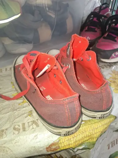 Zapatillas converse rojas - miniatura 2
