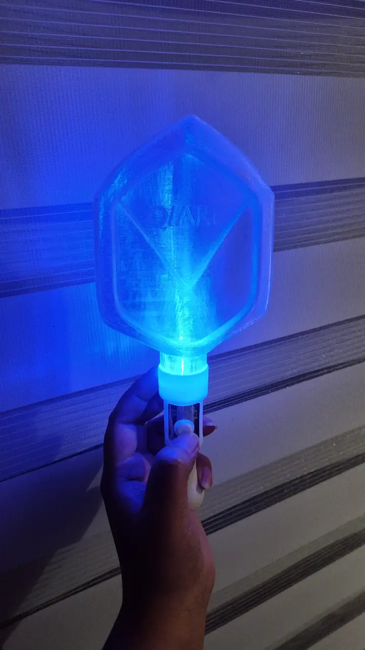 Lightstick Q are fanmade - 2