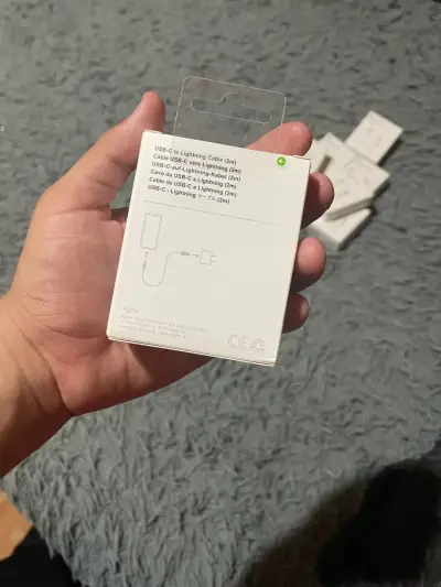 Cable USB-C a Lightning 2m Apple - miniatura 2