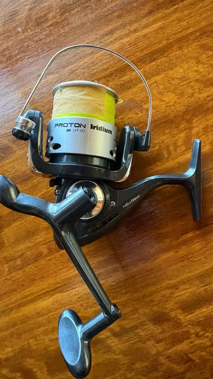 Carrete de pesca Proton prf 60 y caña Mitchell - 1