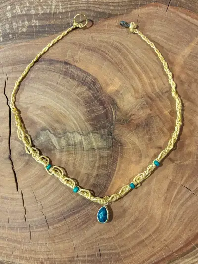 Collar macrame hecho a mano - miniatura 1