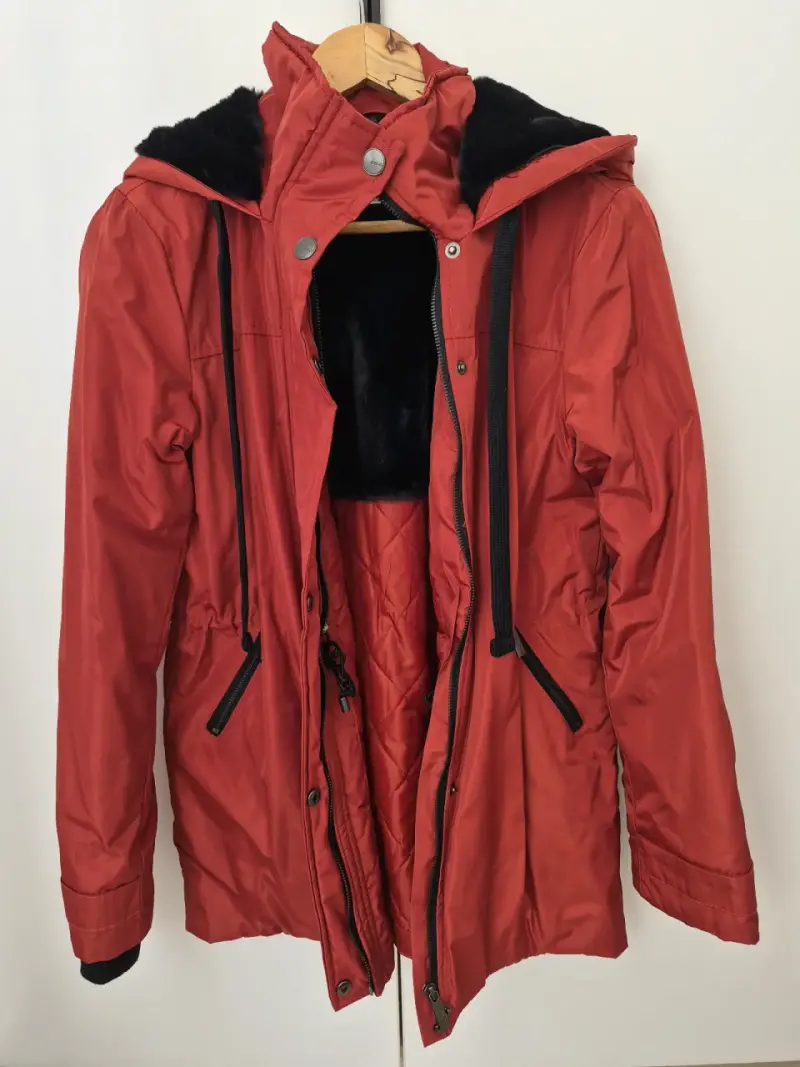 Parka naranjo con capucha - 1