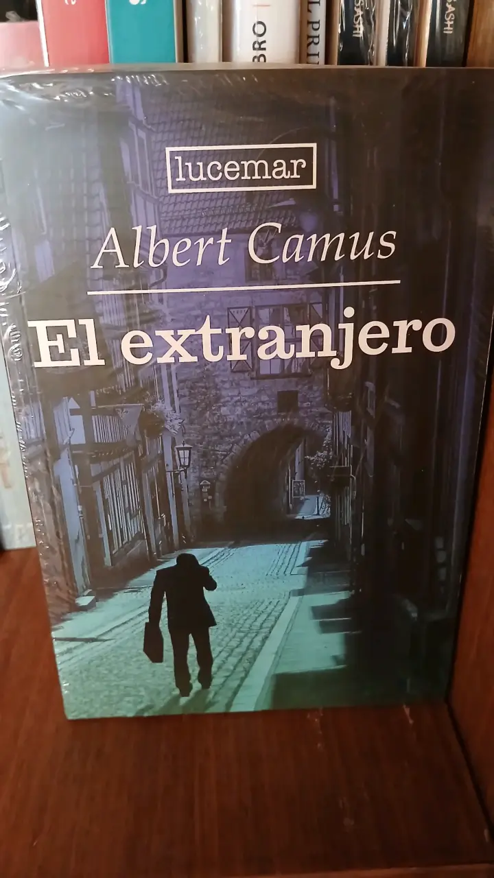 Libro El Extranjero de Camus
