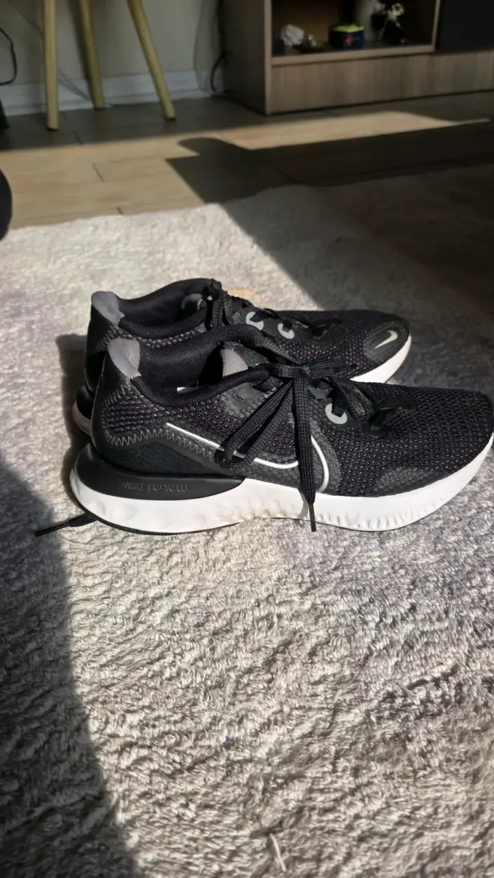 Nike Renew Run Black White - 1
