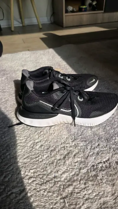 Nike Renew Run Black White - miniatura 1