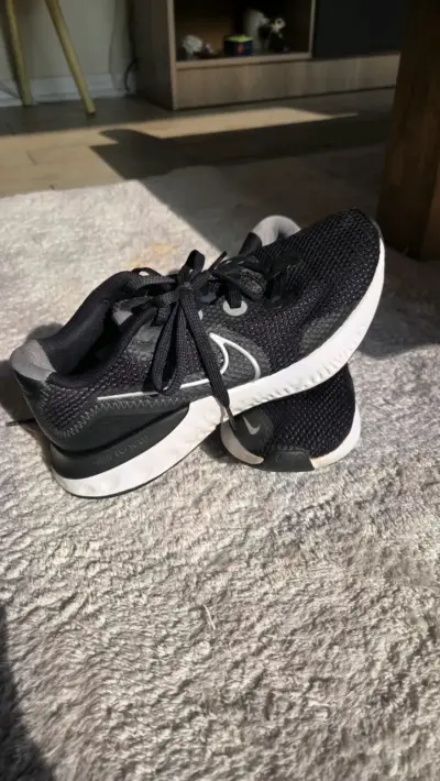 Nike Renew Run Black White - miniatura 3