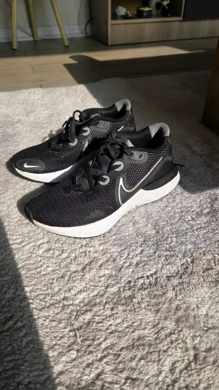 Nike Renew Run Black White - 6