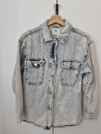 Chaqueta de mezclilla desgastada - miniatura 1