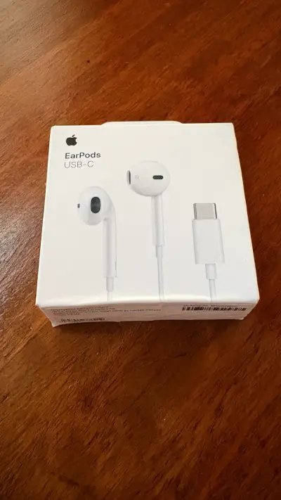Auriculares EarPods USB-C semi nuevos - miniatura 1