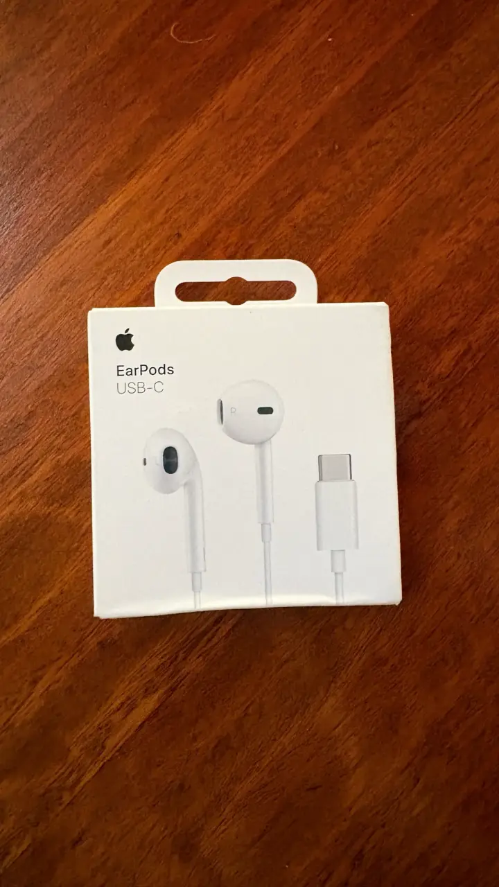 Auriculares EarPods USB-C semi nuevos - 2