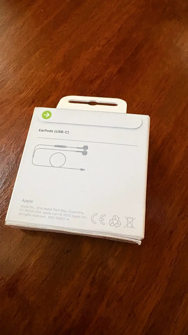 Auriculares EarPods USB-C semi nuevos - 3