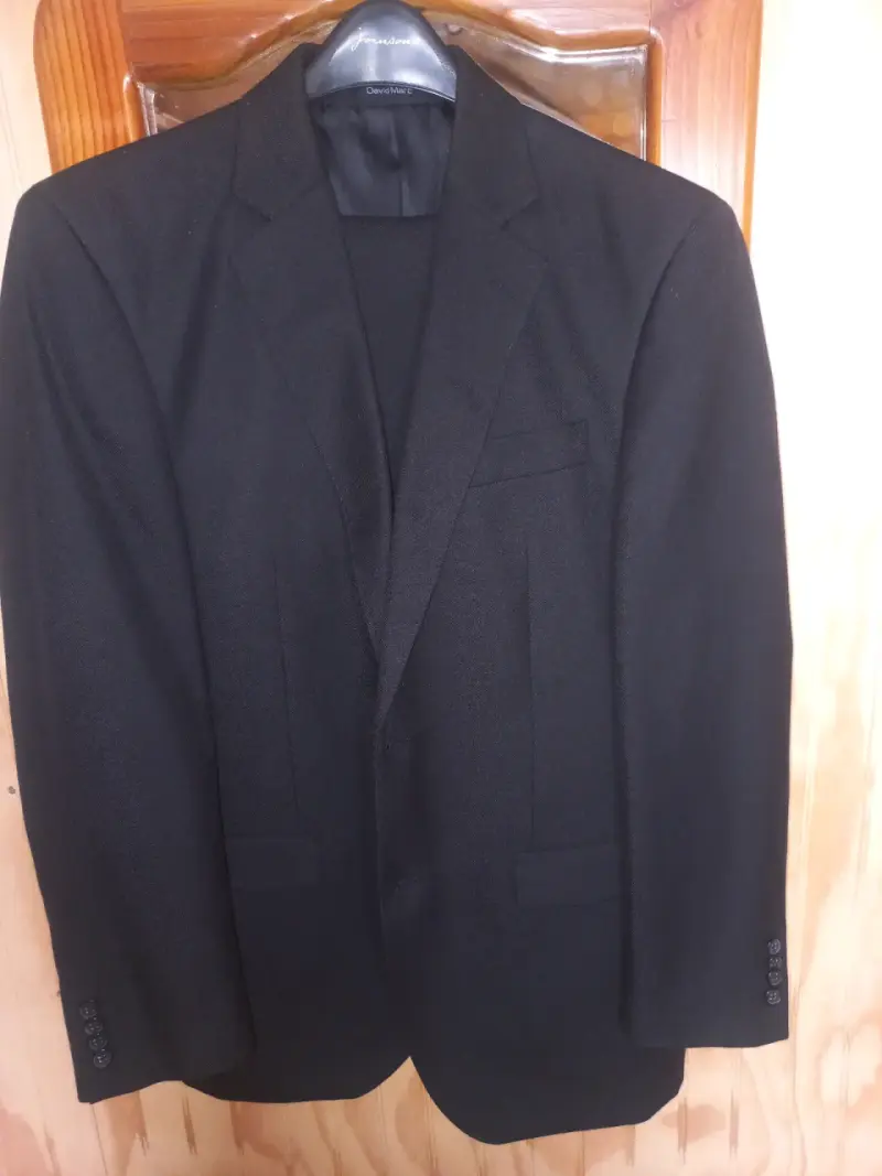 Terno. Negro    talla  46. De hombre