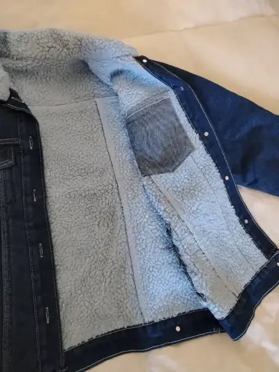 Chaqueta de mezclilla azul con chiporro celeste - miniatura 4