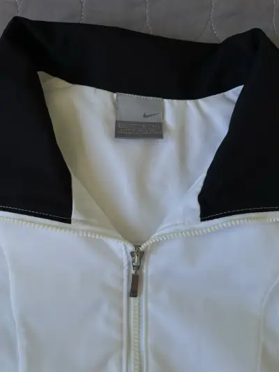 Chaqueta Nike Vintage Talla M (Mujer) - miniatura 3
