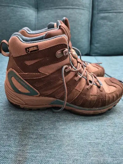 Botas de senderismo Gore-Tex. Marca Merrel - miniatura 1
