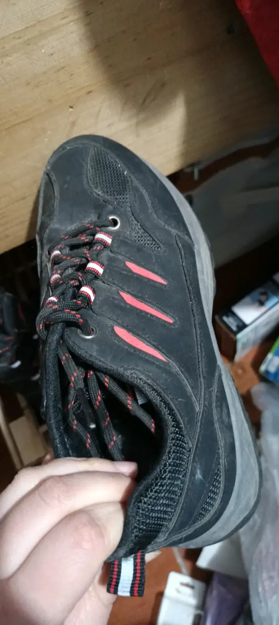 Zapatillas deportivas negras y rojas - 4