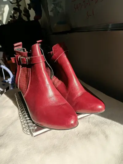 Botines rojos de cuero BOTERO - miniatura 2